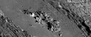 600px-PIA19423-Mercury-AbedinCrater-20150416